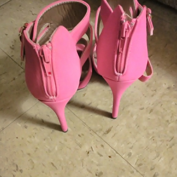 Pink heels - Picture 4 of 8
